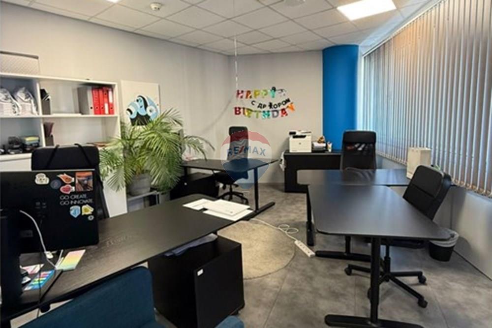 Commercieel - Büro - Agios Athanasios, Limassol - CY - WhatsApp Image 2025-10-24 at 13.57.43 (4).jpeg - 480031017-1751