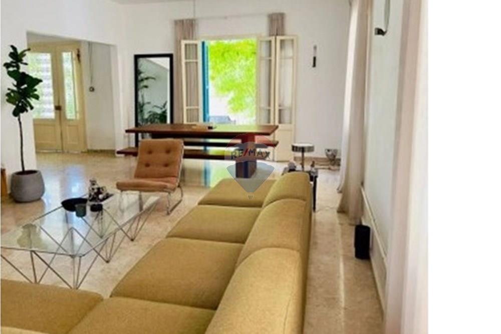 Residential - House - Limassol City Center, Limassol - CY - liv1.jpg - 480031146-289