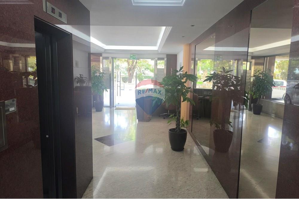 Commercio - Ufficio - Limassol City Center, Limassol - CY - 1763468106178 (1).jpg - 480031150-80