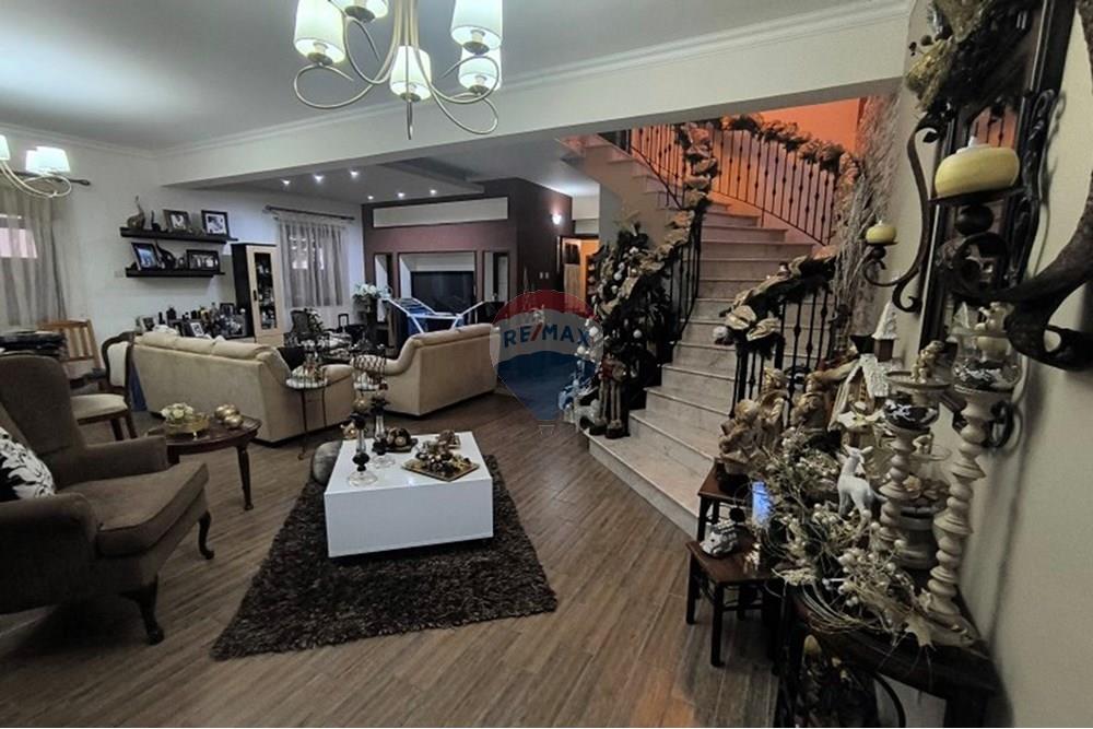 Prédio Habitacional - Casa Semi-destacada - Episkopi, Limassol - CY - living room2.jpg - 480031146-301