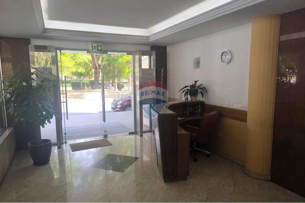 Commercio - Ufficio - Limassol City Center, Limassol - CY - 1763468106169 (1).jpg - 480031150-80