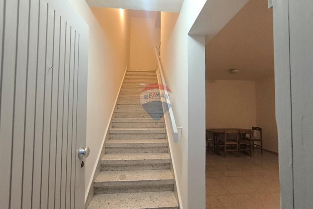 Residential - House - Kato Polemidia Municipality, Limassol - CY - living scale.jpg - 480031146-309