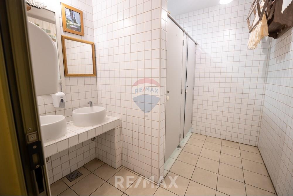 Commercieel - Gastronomie - Maribor, Podravje - SI - Betnavska cesta 122-39.jpg - 490321073-28