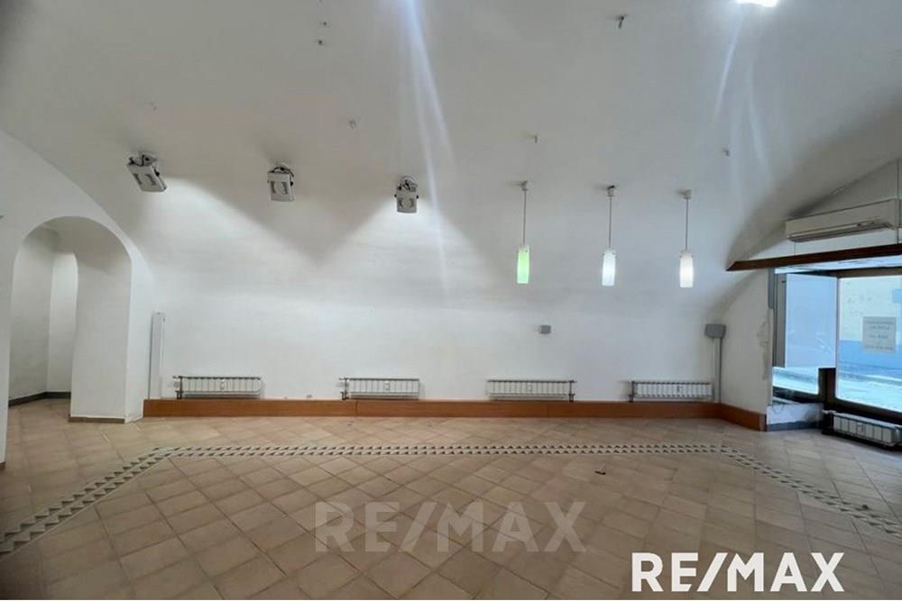 Commercieel - Laden/Einzelhandel - Ptuj, Podravje - SI - 13.jpg - 490321068-122