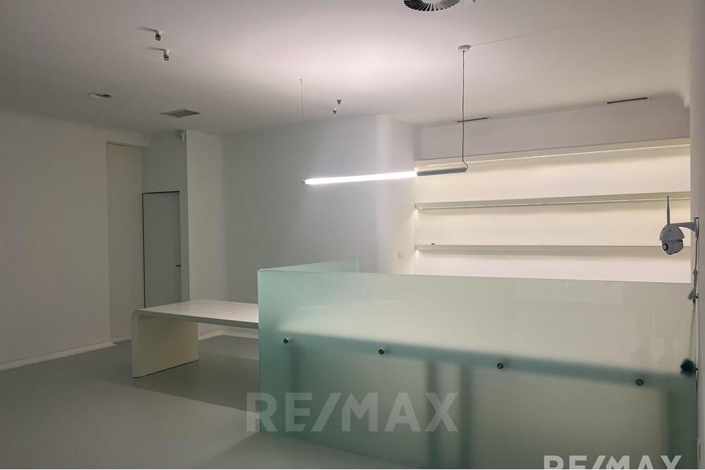 Commercieel - Laden/Einzelhandel - Maribor, Podravje - SI - IMG_2201.jpg - 490321067-32