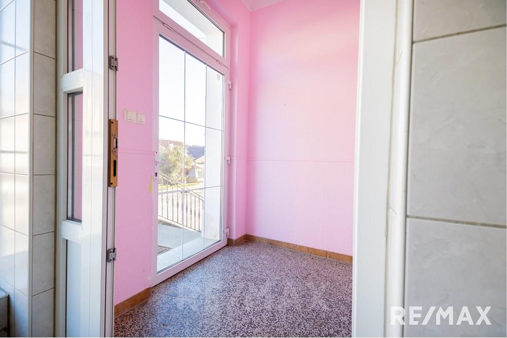 Commercieel - Laden/Einzelhandel - SV. JURIJ OB ŠČAVNICI, Pomurje - SI - REMAX Ulica Branka Krefta 1-11.jpg - 490321064-91