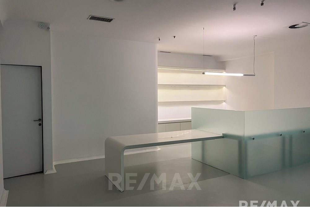 Commercieel - Laden/Einzelhandel - Maribor, Podravje - SI - IMG_2194.jpg - 490321067-32