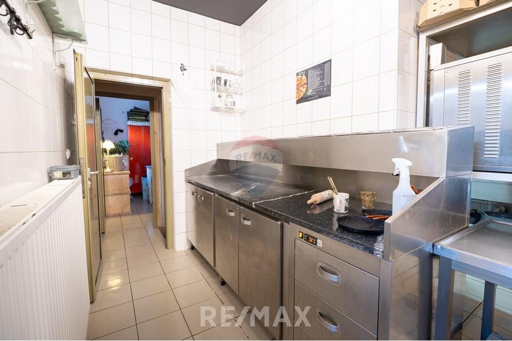 Commercieel - Gastronomie - Maribor, Podravje - SI - Betnavska cesta 122-52.jpg - 490321073-28