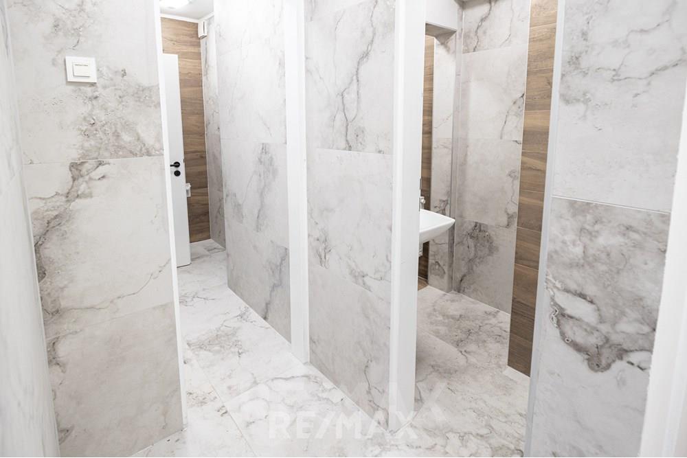 Commercieel - Laden/Einzelhandel - Maribor, Podravje - SI - REMAX Strossmayerjeva 13-24.jpg - 490321067-30