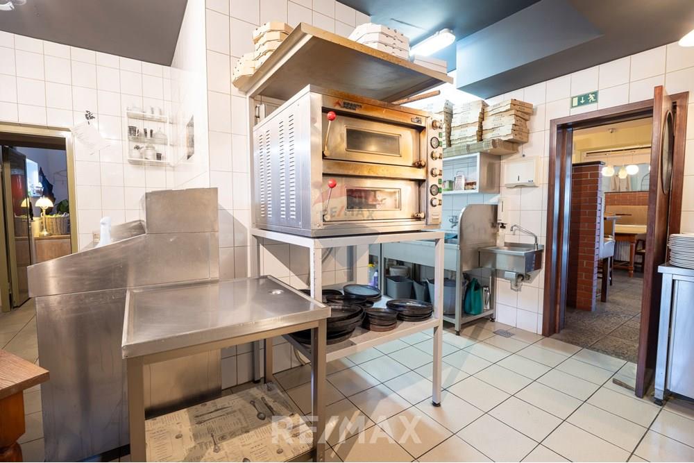 Commercieel - Gastronomie - Maribor, Podravje - SI - Betnavska cesta 122-51.jpg - 490321073-28