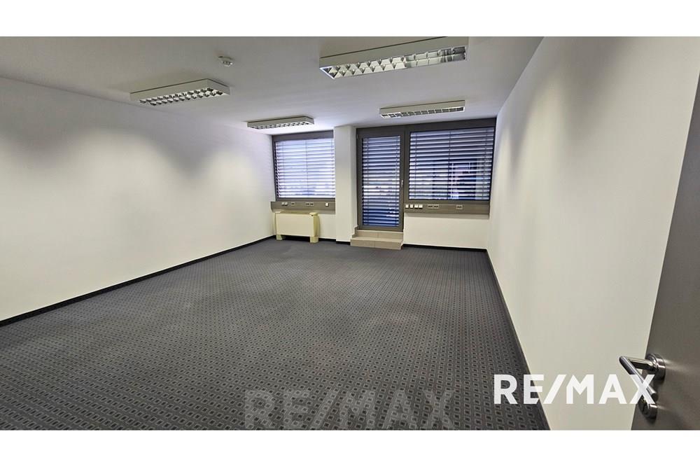 Commercieel - Büro - Slovenska Bistrica, Podravje - SI - 20250703_123239.jpg - 490321054-253