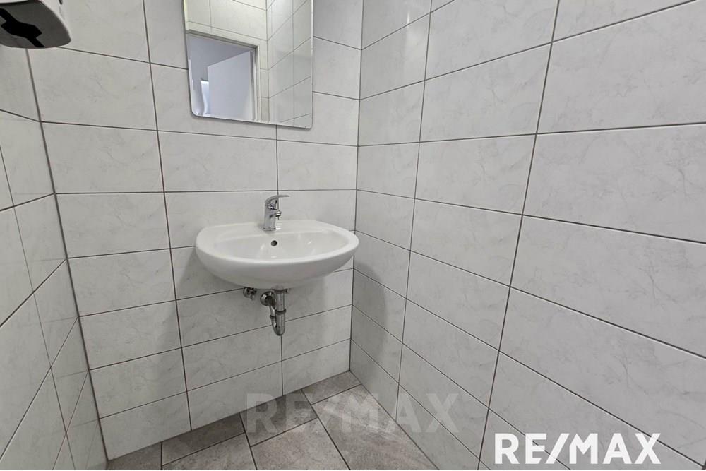 Commercieel - Sonstiges - Maribor, Podravje - SI - PHOTO-2025-12-09-11-52-27 2.jpg - 490321062-278