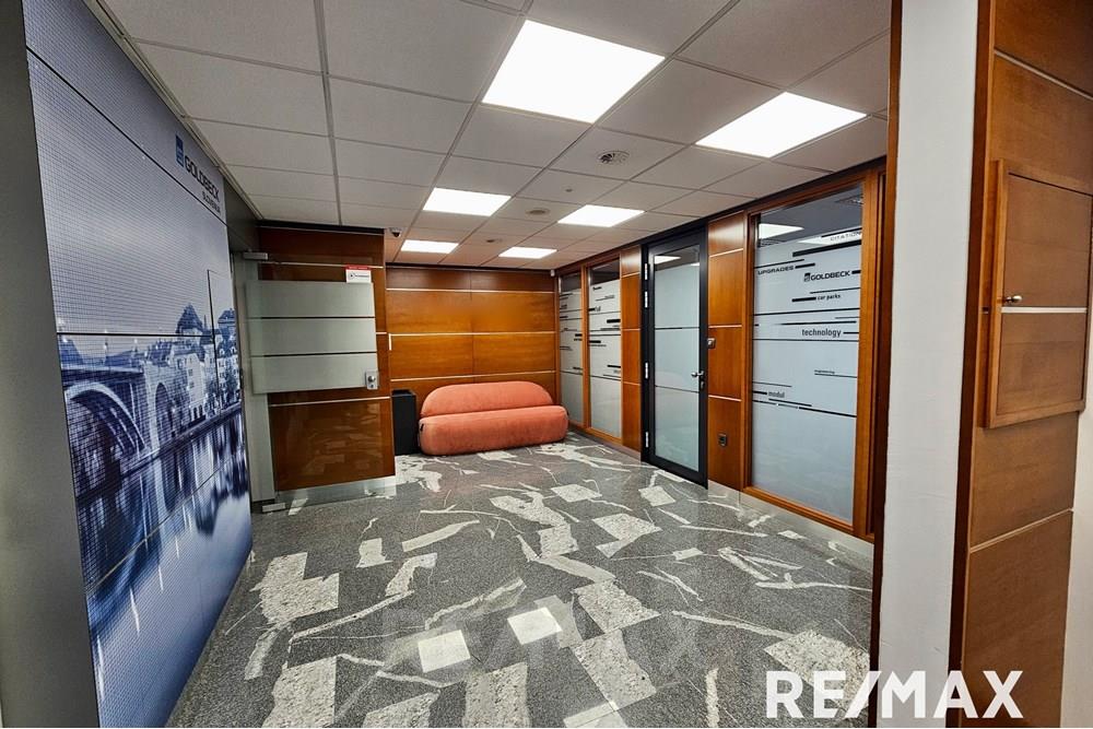 Commercieel - Büro - Maribor, Podravje - SI - 20250413_153139.jpg - 490321044-411