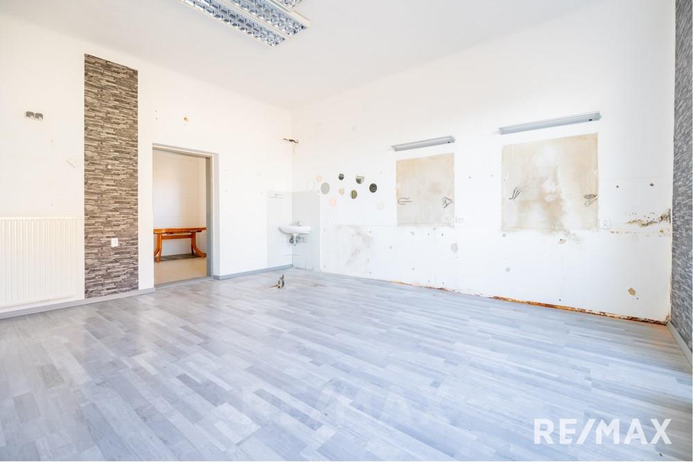 Commercieel - Laden/Einzelhandel - SV. JURIJ OB ŠČAVNICI, Pomurje - SI - REMAX Ulica Branka Krefta 1-22.jpg - 490321064-91