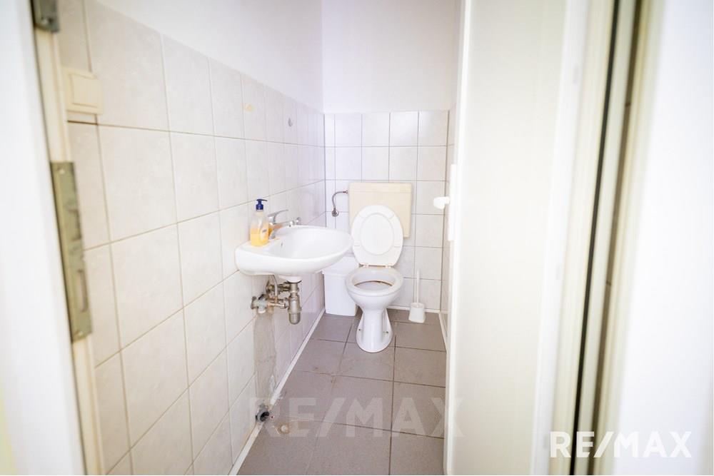 Commercieel - Laden/Einzelhandel - SV. JURIJ OB ŠČAVNICI, Pomurje - SI - REMAX Ulica Branka Krefta 1-24.jpg - 490321064-91