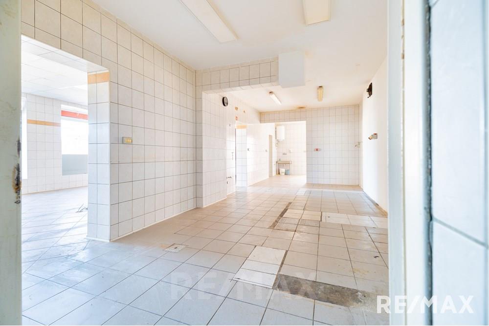 Commercieel - Laden/Einzelhandel - SV. JURIJ OB ŠČAVNICI, Pomurje - SI - REMAX Ulica Branka Krefta 1-14.jpg - 490321064-91