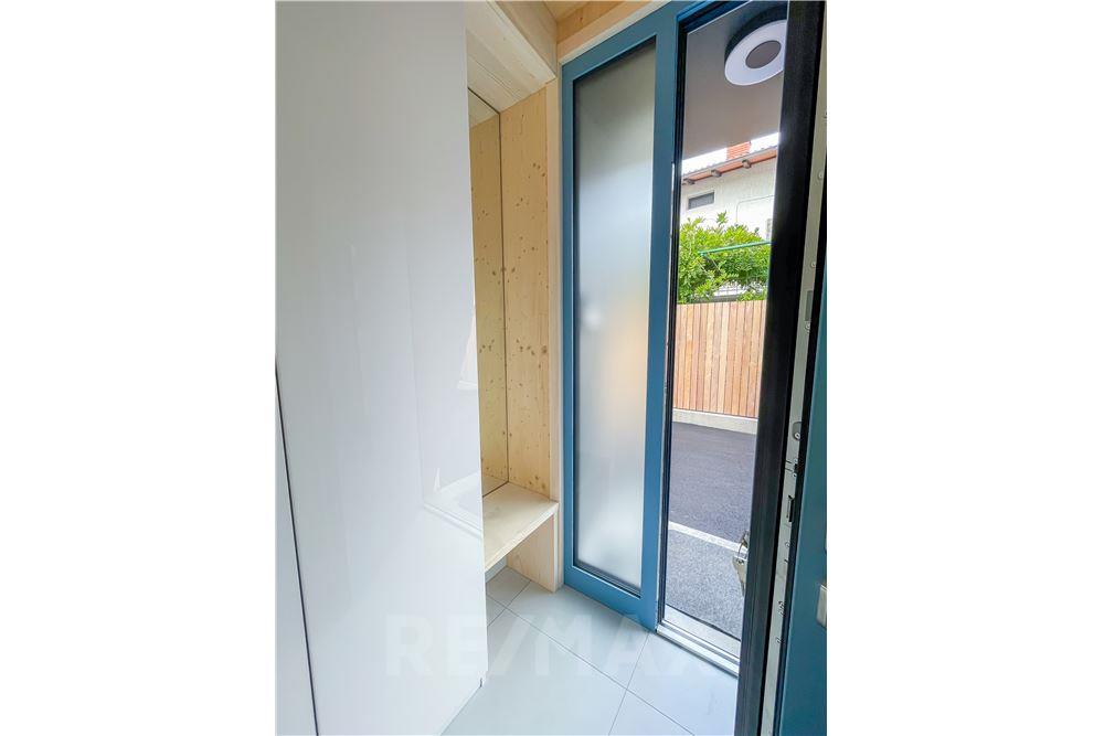 Residencial - Cabaña - Nova Gorica, Primorska Severna - SI - 9 - 490371004-124