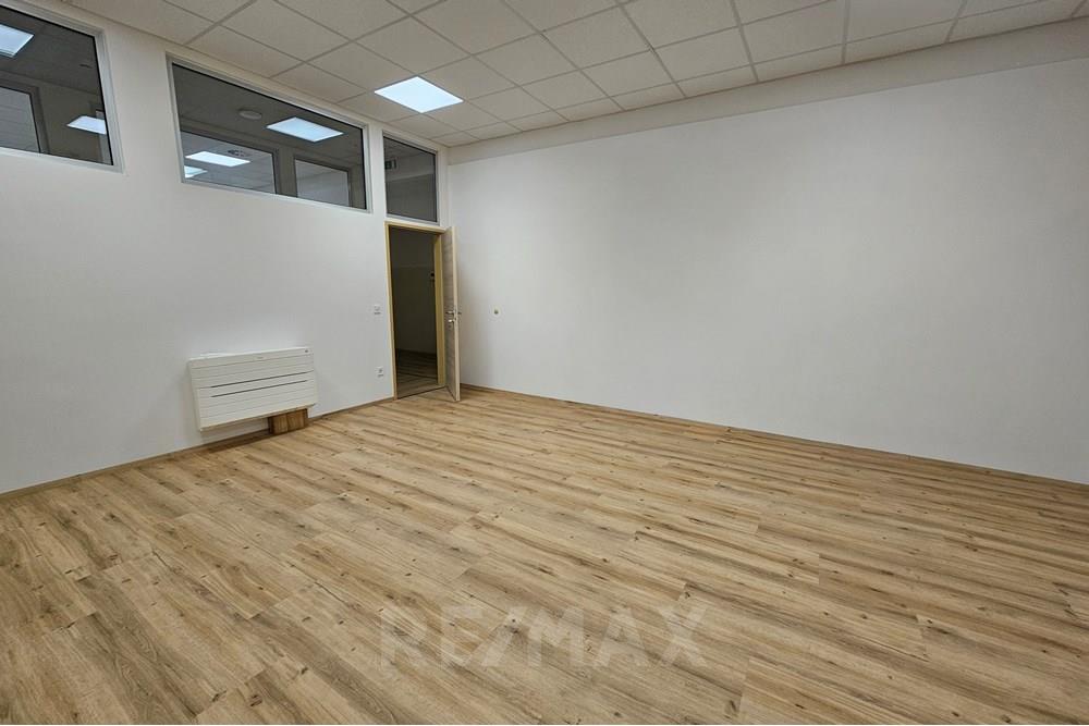 Commercieel - Büro - Maribor, Podravje - SI - 20251202_092340.jpg - 490321044-435