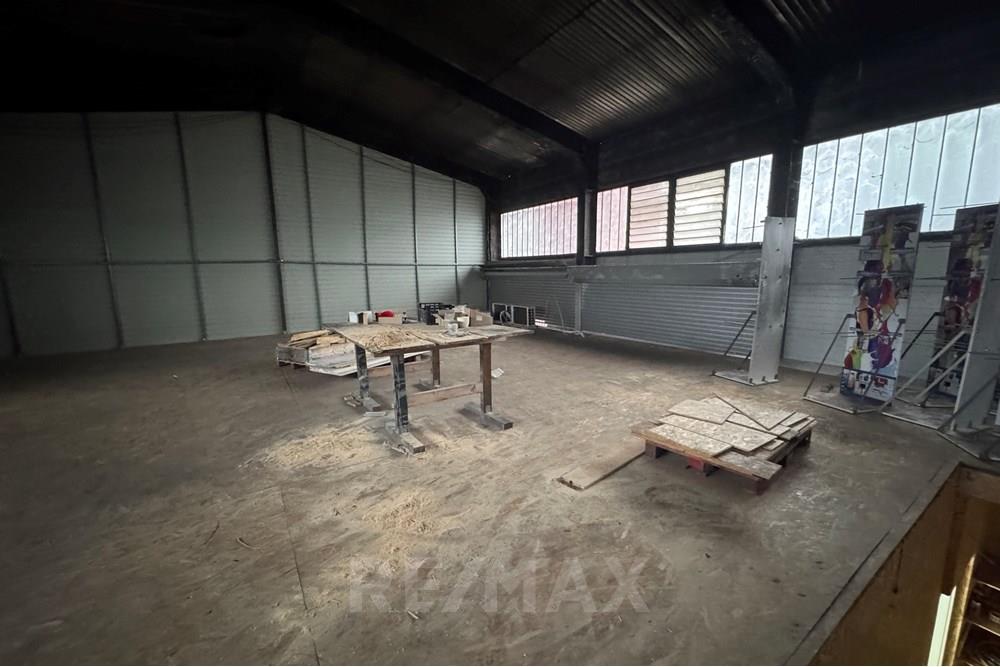 Commercieel - Laden/Einzelhandel - Maribor, Podravje - SI - IMG_7322.JPG - 490321069-159