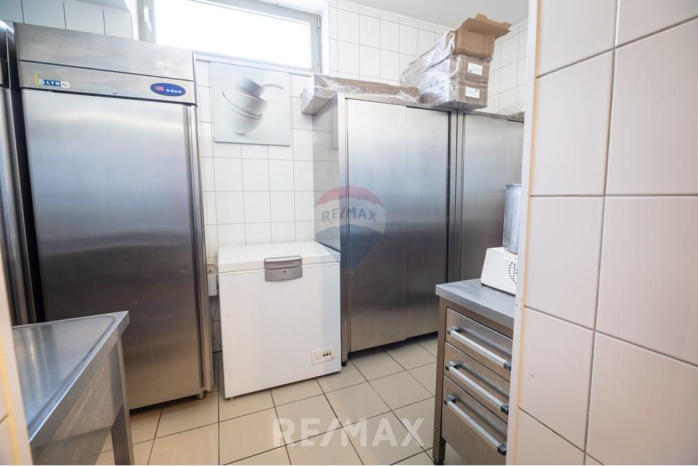 Commercieel - Gastronomie - Maribor, Podravje - SI - Betnavska cesta 122-53.jpg - 490321073-28