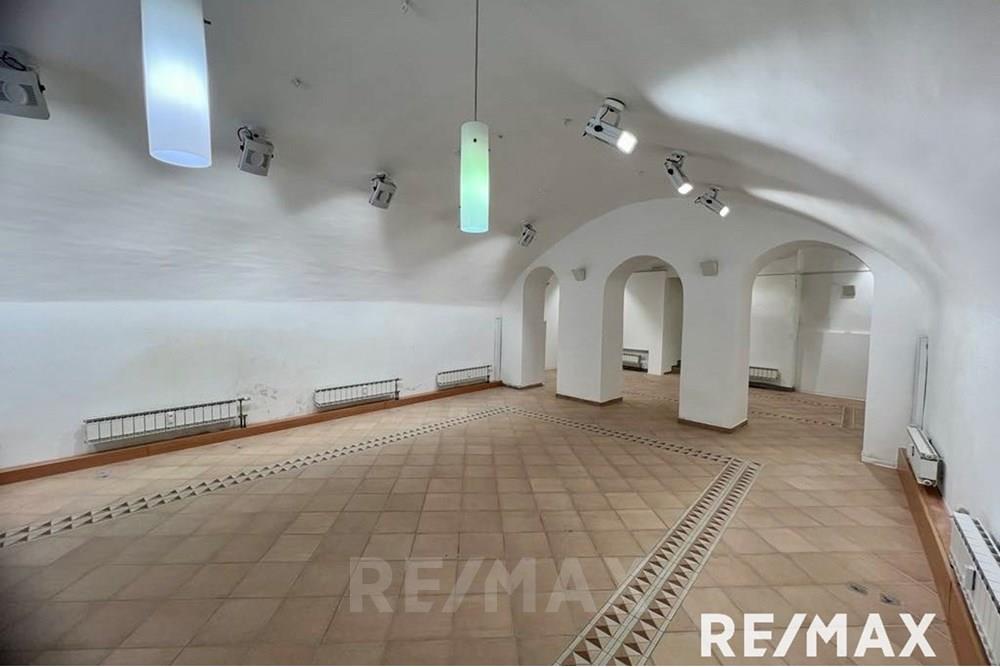 Commercieel - Laden/Einzelhandel - Ptuj, Podravje - SI - 14.jpg - 490321068-122