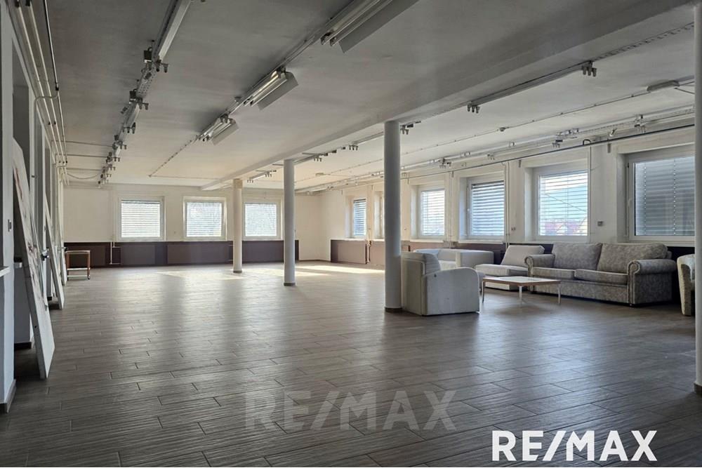 Commercieel - Sonstiges - Maribor, Podravje - SI - PHOTO-2025-12-09-11-52-32.jpg - 490321062-277