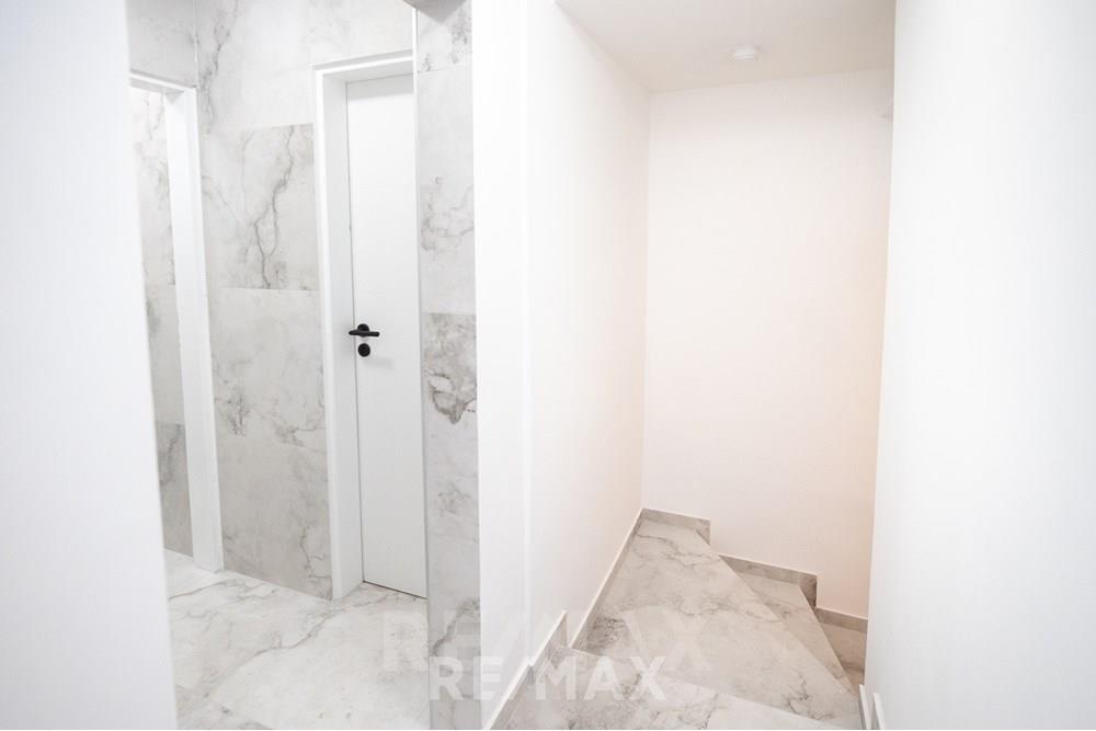 Commercieel - Laden/Einzelhandel - Maribor, Podravje - SI - REMAX Strossmayerjeva 13-30.jpg - 490321067-30