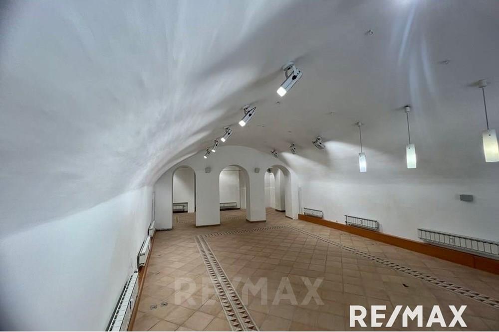 Commercieel - Laden/Einzelhandel - Ptuj, Podravje - SI - 5.jpg - 490321068-121