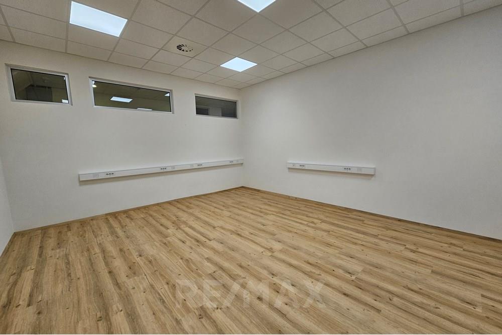 Commercieel - Büro - Maribor, Podravje - SI - 20251202_092330.jpg - 490321044-435