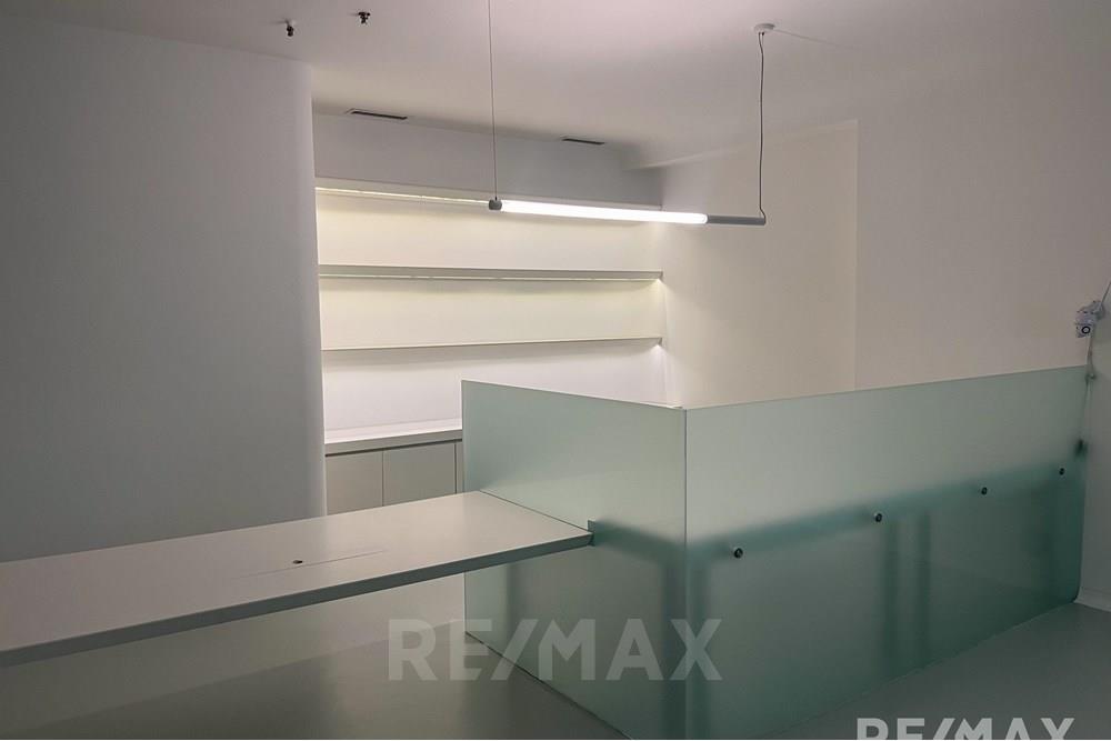 Commercieel - Laden/Einzelhandel - Maribor, Podravje - SI - IMG_2192.jpg - 490321067-32