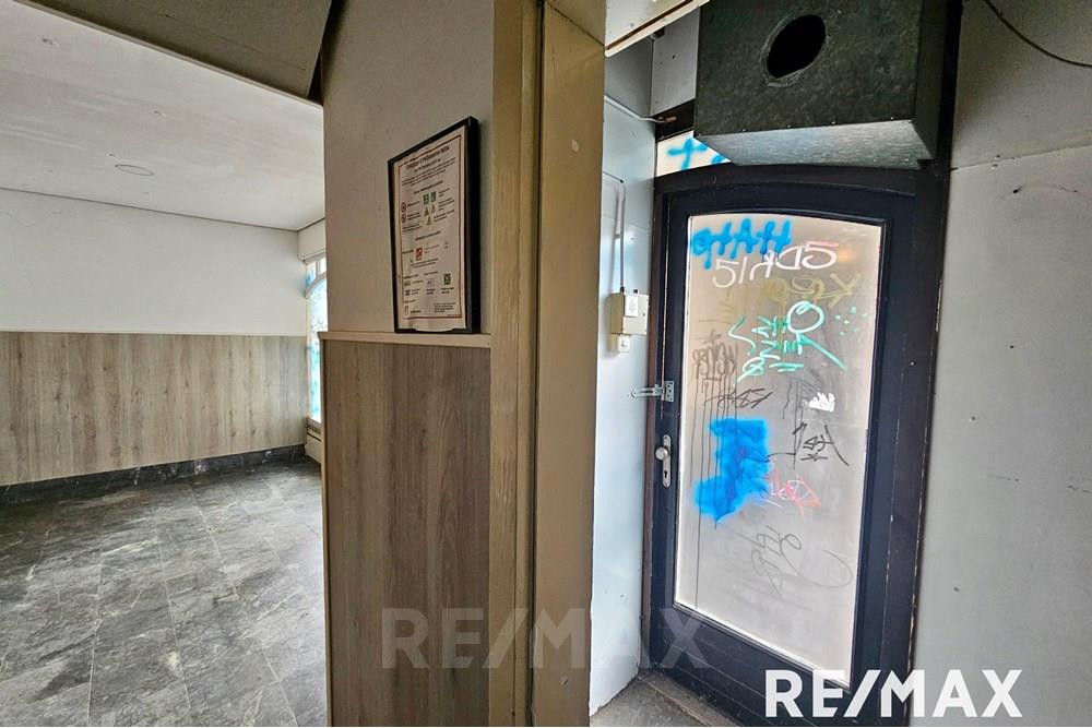 Commercieel - Pub - Maribor, Podravje - SI - 20251126_112325.jpg - 490321044-433