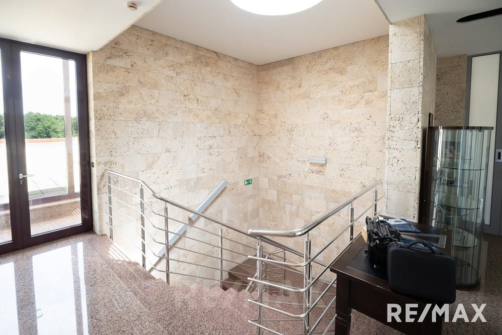Commercieel - Büro - Maribor, Podravje - SI - REMAX Zagrebška cesta 102-39.jpg - 490321069-163