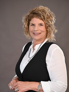 Sharon Altbach שרון אלטבך (עו"ד) - RE/MAX 360 - רי/מקס 360