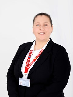 מירב יהלום Yahalom Merav - RE/MAX SOLD - רי/מקס SOLD