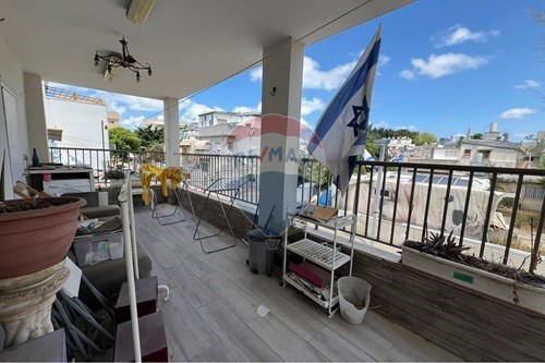 Exclusive Rental
