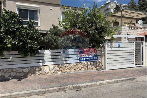 מכירה-דו משפחתי-3 קישון  - צפונית  -  נוף הגליל, ישראל-50741048-201