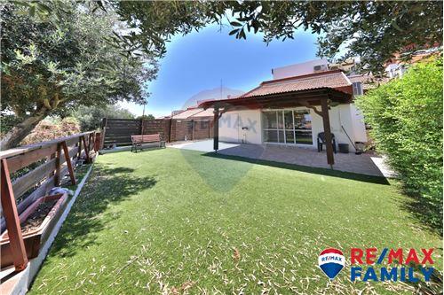For Sale-Two Family House-11 הארז  - 189984  - City Center  -  Kiryat Ata, Israel-50821097-120