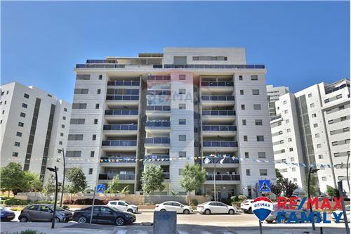 מכירה-דירה-3 אהוד מנור  - נאות אפק  -  קרית ביאליק, ישראל-50821133-32