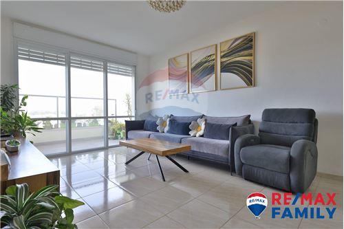 מכירה-דירה-24 קדיש לוז  -  קרית מוצקין, ישראל-51881005-53
