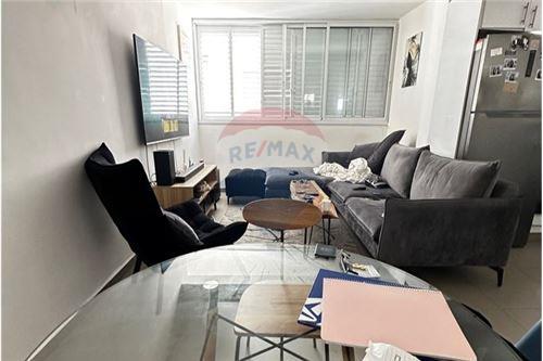 מכירה-דירה-למכירה2 חדרים עוזיאל 97 ר״ג  -  רמת גן, ישראל-832041198-76