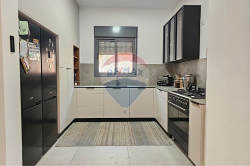 מכירה-טאונהאוס-כפר ורדים, ישראל-50871046-104
