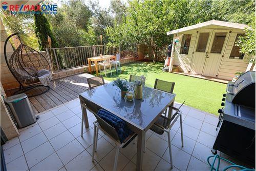 מכירה-דירת גן-הקאנטרי  -  כפר סבא, ישראל-830071113-300