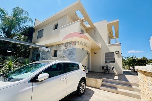 For Sale-Townhouse-Givaat Ram  -  Carmi'el, Israel-50011010-826