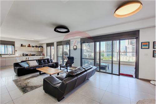 For Sale-Penthouse-5 שבזי  - Mishcanot Ha'Omanim  -  Kiryat Motzkin, Israel-50821030-481