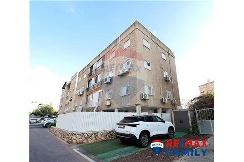 מכירה-דירת גן-3 דוד אלעזר  - קרית מוצקין  -  קרית מוצקין, ישראל-51881005-57