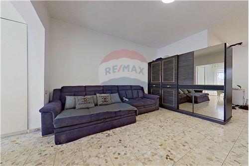 השכרה-דירה-16 צפרירים  - כרמליה  -  חיפה, ישראל-51651108-212