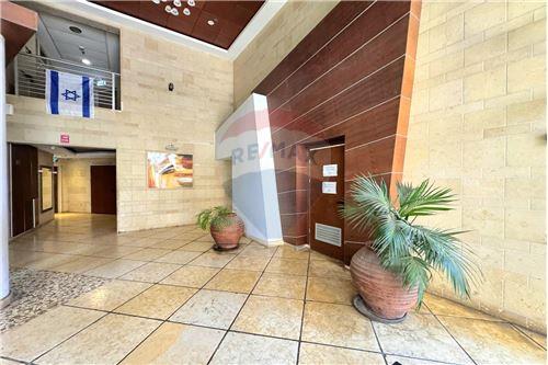 מכירה-דירה-הוד השרון, ישראל-831471033-643