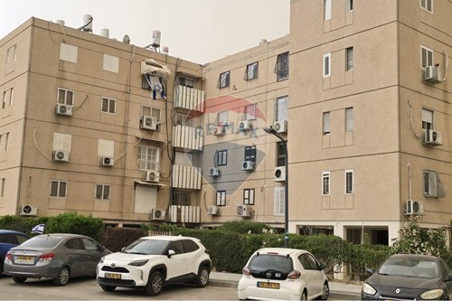 מכירה-בניין משותף-18 שדרות השופטים  -  קרית גת, ישראל-50251075-124