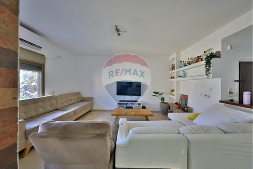 For Sale-Condo/Apartment-אפרים 16 קרית ביאליק  - City Center  -  Kiryat Bialik, Israel-51041102-25