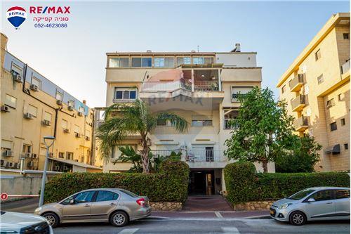 For Sale-Condo/Apartment-19 ז'בוטינסקי  -  Nehariya, Israel-830851087-245